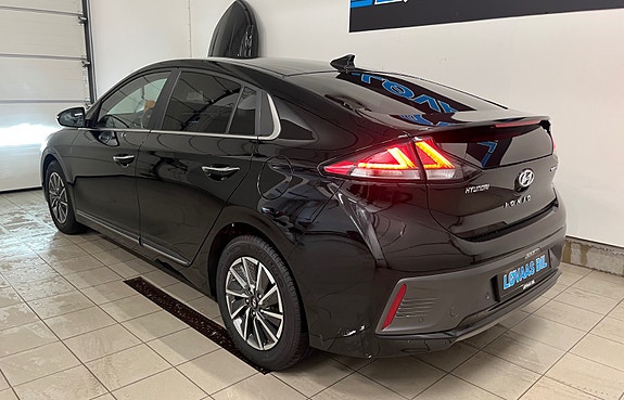 Hyundai IONIQ 3 of 19