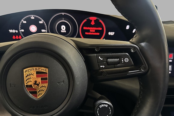 Porsche Taycan Cross Turismo 28 of 30