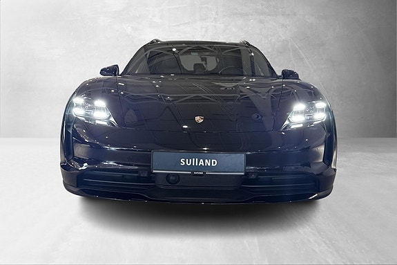Porsche Taycan Cross Turismo 8 of 30