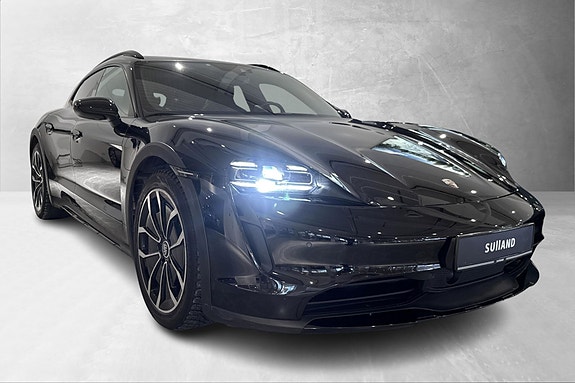 Porsche Taycan Cross Turismo 22 of 30