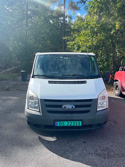 Ford Transit 2 of 11