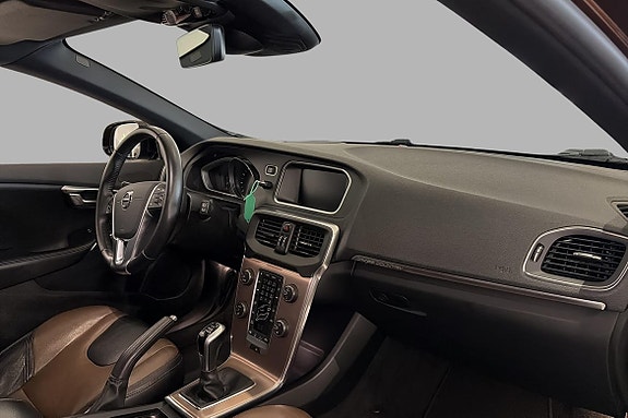 Volvo V40 Cross Country 15 of 22