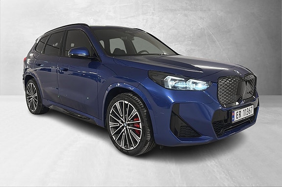 BMW iX1 7 of 29
