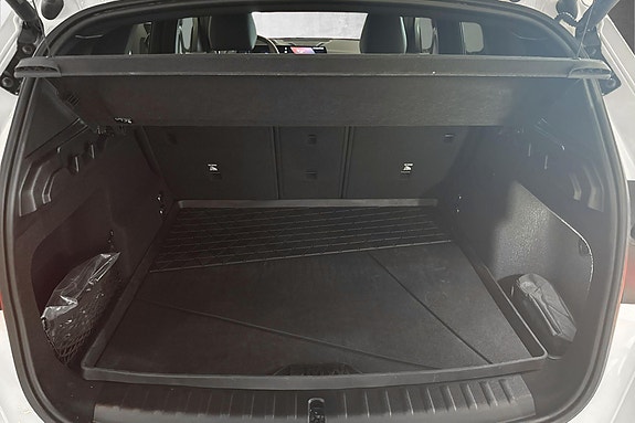 BMW iX1 19 of 27