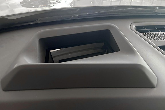 BMW iX1 24 of 27