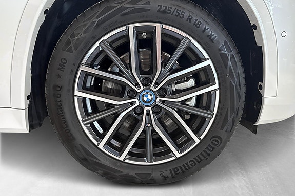 BMW iX1 21 of 27