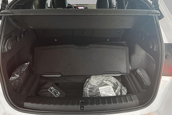 BMW iX1 20 of 27