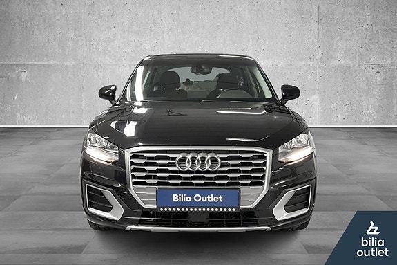 Audi Q2 2 of 19