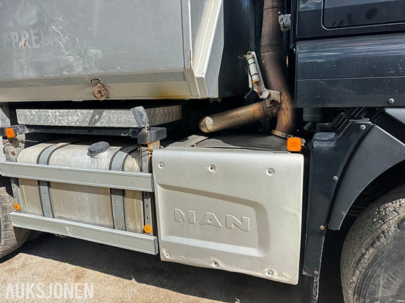 MAN TGS 26.500 6x6 tippbil – brøyterigget – Istrail tipp – 500 hk – 219 374 km 27 of 30