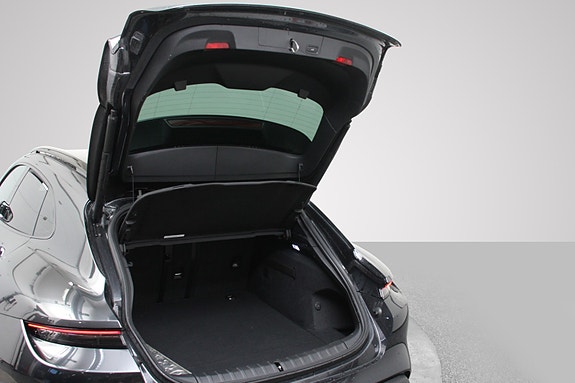Porsche Taycan Cross Turismo 14 of 30