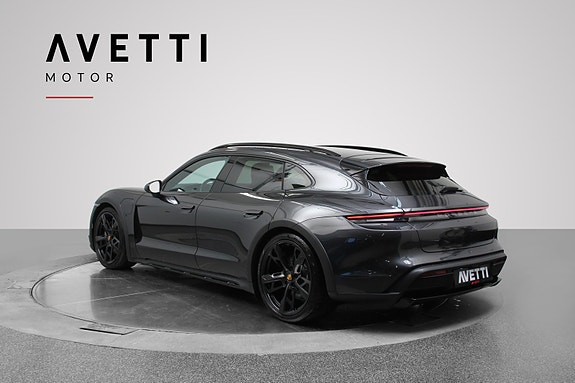 Porsche Taycan Cross Turismo 6 of 30