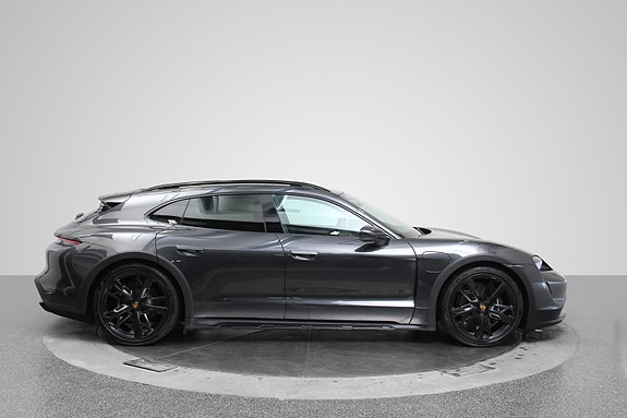 Porsche Taycan Cross Turismo 3 of 30