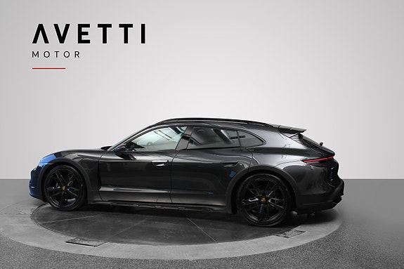 Porsche Taycan Cross Turismo 7 of 30