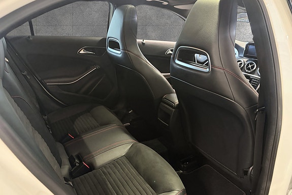 Mercedes-Benz A180 13 of 30