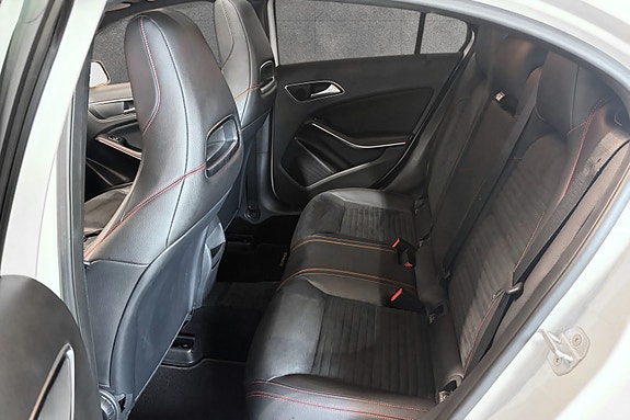 Mercedes-Benz A180 12 of 30