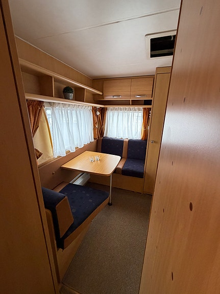 Dethleffs Camper 740 Fast plass på Sjusjøtunet hytter og caravan 26 of 30
