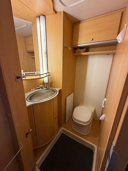 Dethleffs Camper 740 Fast plass på Sjusjøtunet hytter og caravan 12 of 30