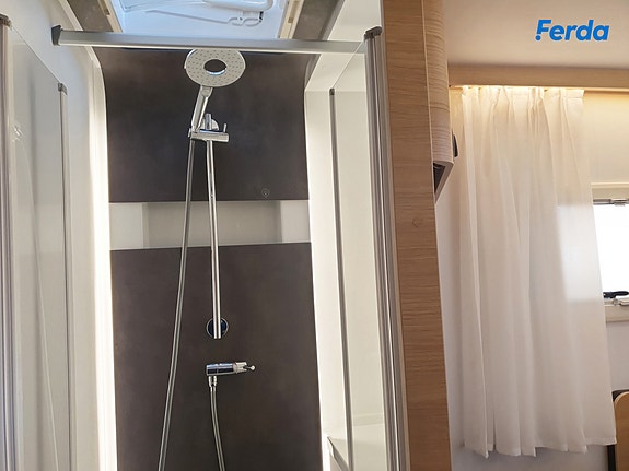 Adria Sonic Plus 700 DC - ALDE | Face 2 Face | 4400KG 12 of 21