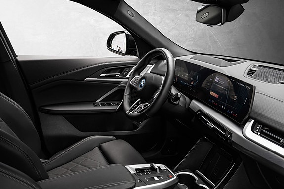 BMW iX2 16 of 27