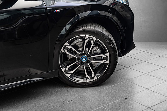 BMW iX2 9 of 27