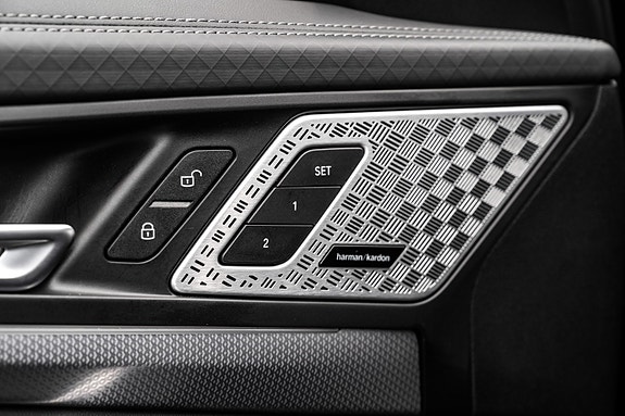 BMW iX2 13 of 27