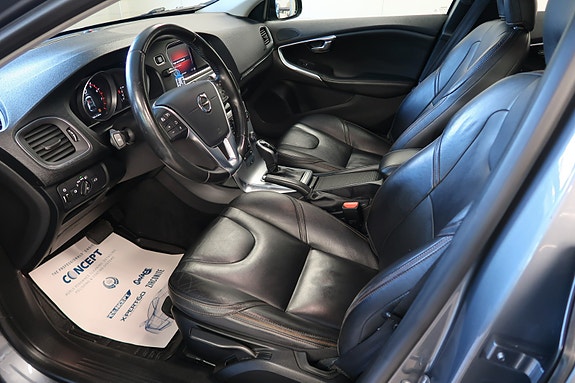 Volvo V40 Cross Country 24 of 30