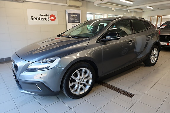 Volvo V40 Cross Country 3 of 30