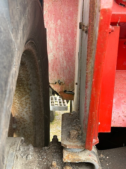 Massey Ferguson 565 7 of 9