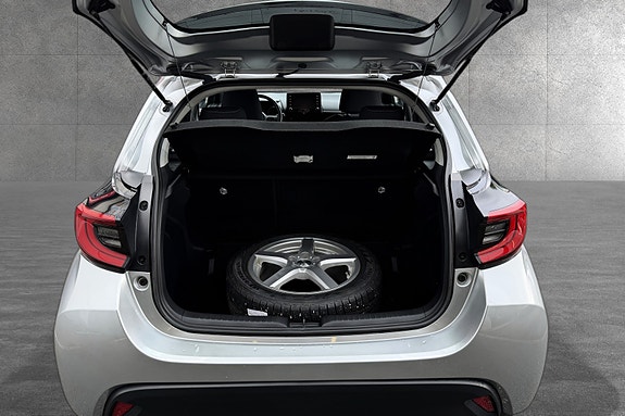 Toyota Yaris 15 of 15