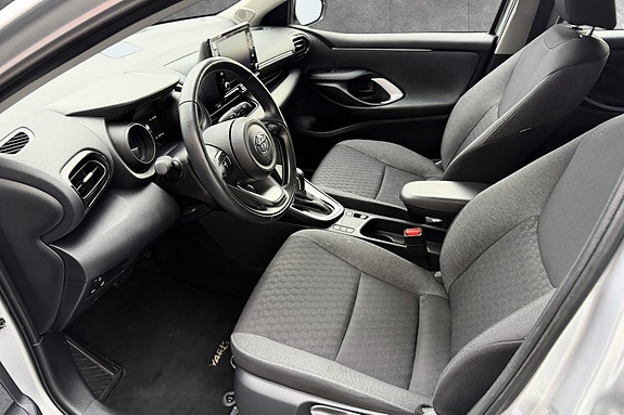 Toyota Yaris 5 of 15