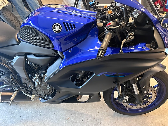 Yamaha R7 14 of 16