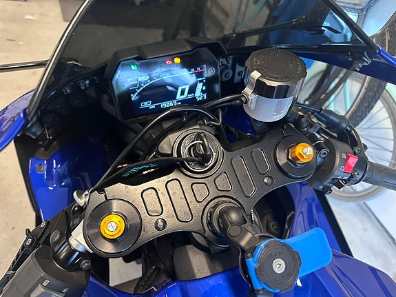 Yamaha R7 12 of 16
