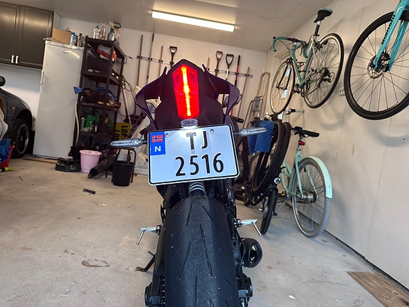 Yamaha R7 10 of 16