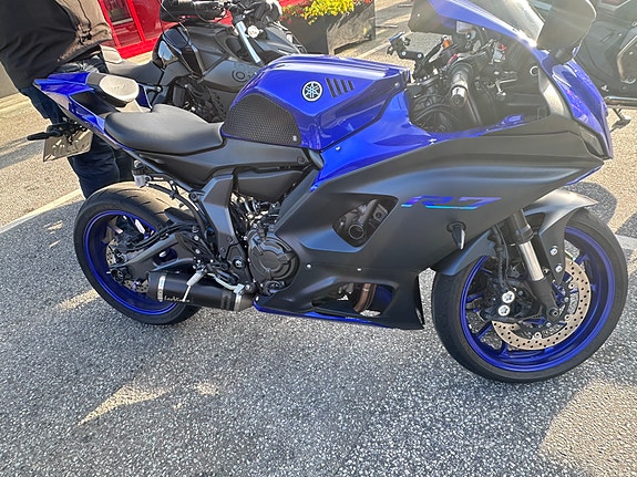Yamaha R7 5 of 16