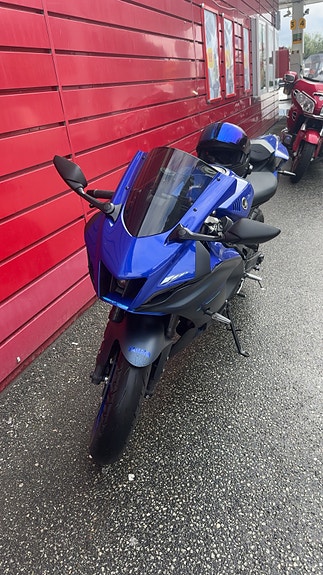 Yamaha R7 4 of 16