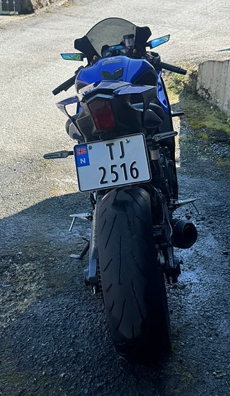 Yamaha R7 7 of 16