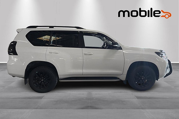 Toyota Land Cruiser 2 of 30