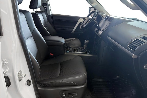 Toyota Land Cruiser 21 of 30