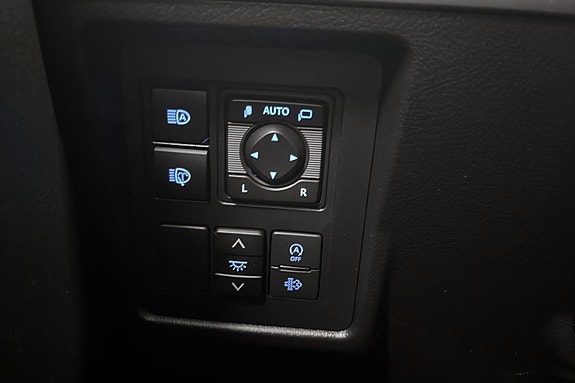 Toyota Land Cruiser 15 of 30