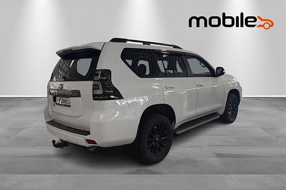 Toyota Land Cruiser 3 of 30