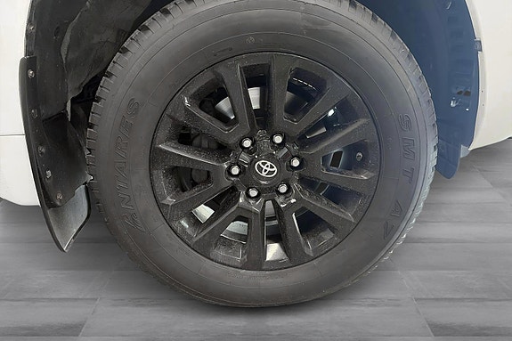 Toyota Land Cruiser 22 of 30