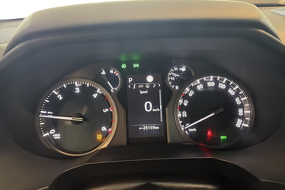 Toyota Land Cruiser 8 of 30