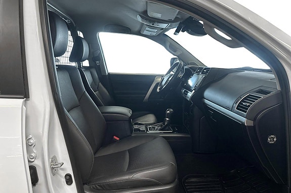 Toyota Land Cruiser 23 of 30