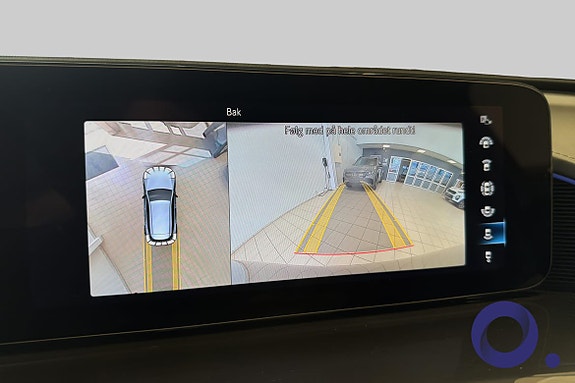 Mercedes-Benz EQC400 25 of 28