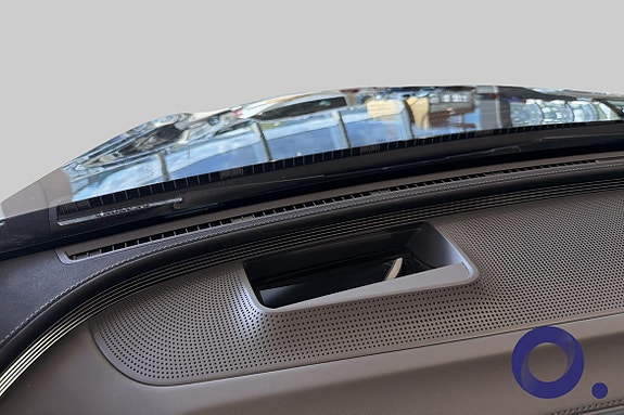 Mercedes-Benz EQC400 19 of 28