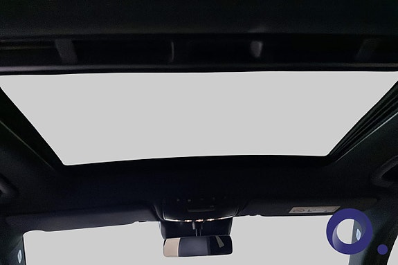 Mercedes-Benz EQC400 15 of 28
