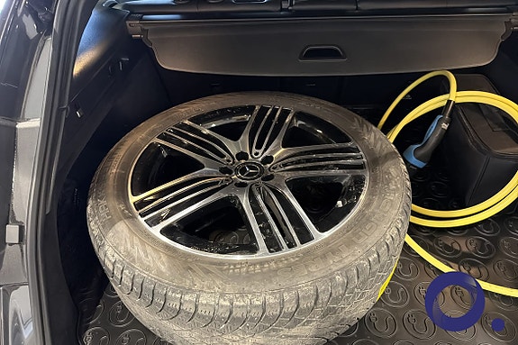 Mercedes-Benz EQC400 10 of 28