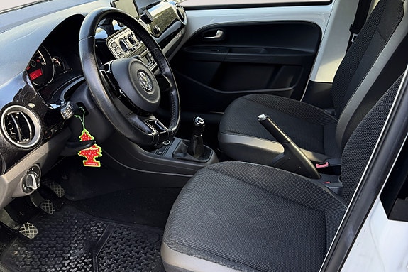 Volkswagen UP! 9 of 10