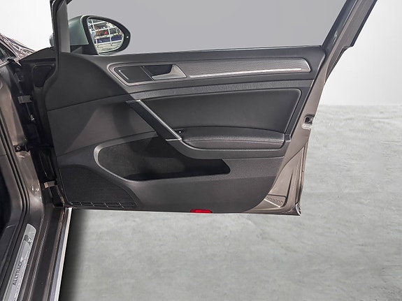 Volkswagen Golf Alltrack 15 of 26