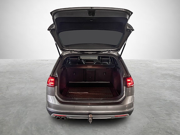 Volkswagen Golf Alltrack 21 of 26
